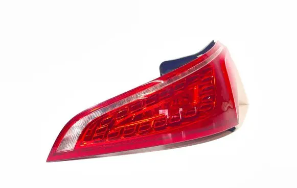Tailgate rear/tail lights