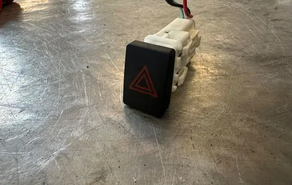 Nissan Qashqai Hazard light switch