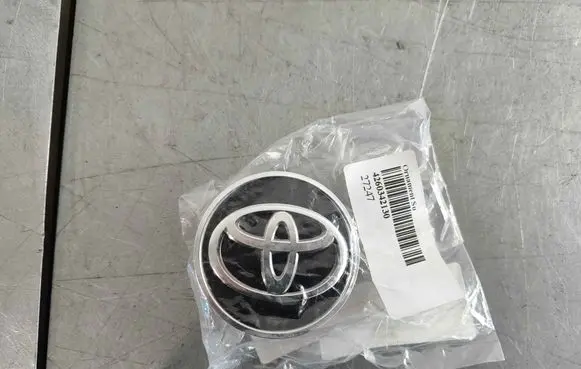 Toyota C-HR I R17 wheel hub/cap/trim 4260342130