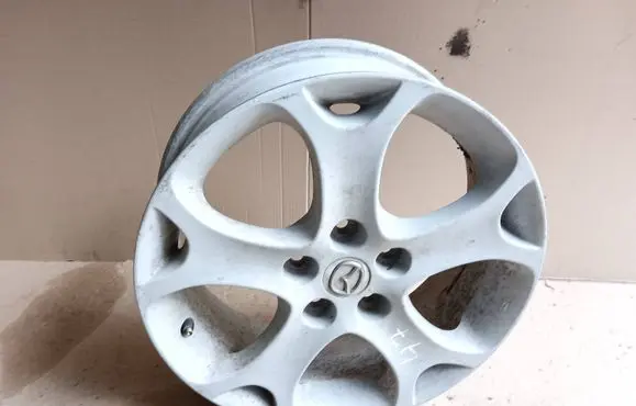 R16 alloy rim