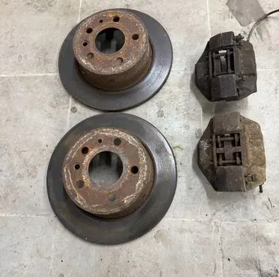 Mercedes-Benz S W126 Brake discs and calipers set 