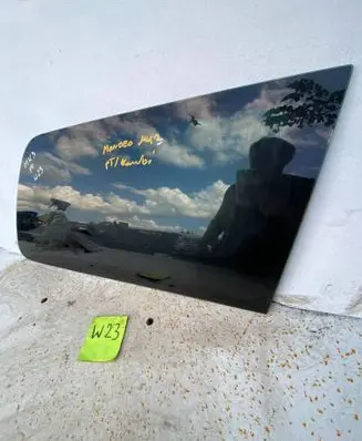 Ford Mondeo Mk III Rear side window 43R00104
