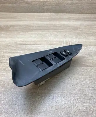 Toyota RAV 4 (XA30) Electric window control switch 7423242070
