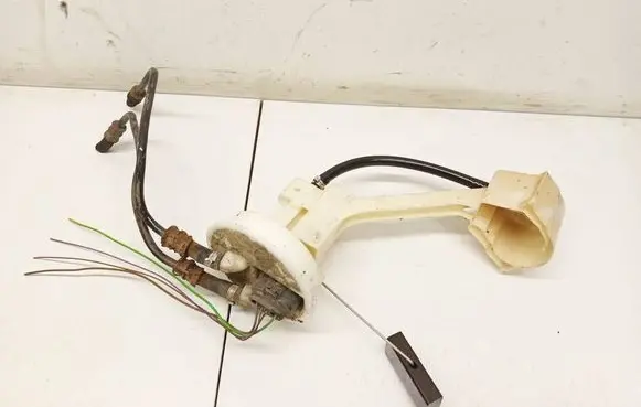 Volkswagen PASSAT B5 Fuel level sensor 