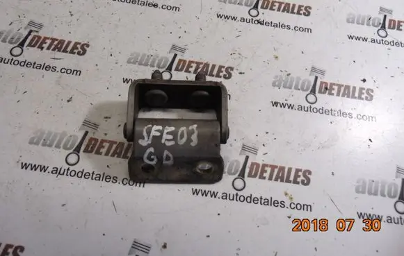 Hyundai Santa Fe Rear door lower hinge
