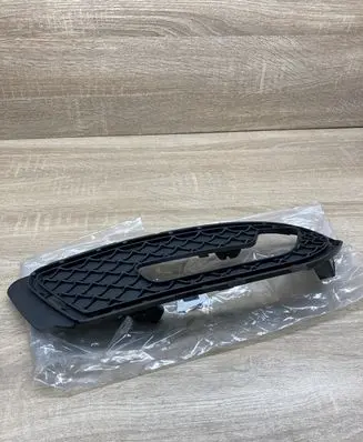 Mercedes-Benz E W212 Front fog light trim/grill A2128851023