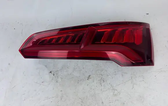 Audi Q5 SQ5 Tailgate rear/tail lights