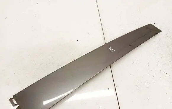 Skoda Superb B5 (3U) Front door glass trim molding 3B0839