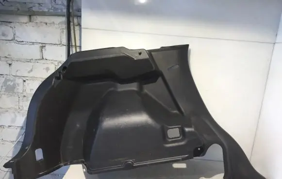 Trunk/boot side trim panel