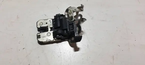 Skoda Fabia Mk3 (NJ) Tailgate/trunk/boot lock/catch/latch 8R0827505 111405160615