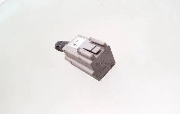 Opel Astra H Coolant fan relay 13178656