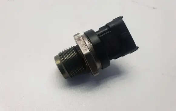 Fuel pressure sensor