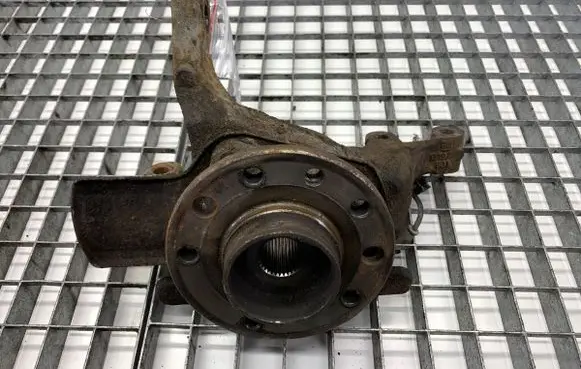 Opel Zafira B Front wheel hub spindle knuckle 