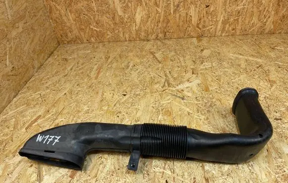Mercedes-Benz C W204 Air intake duct part A6510903437