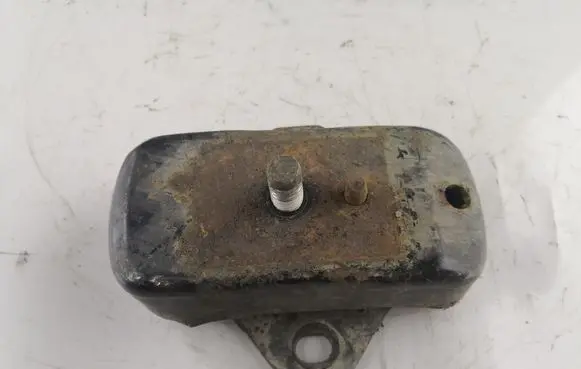 Toyota Land Cruiser (HDJ90) Engine mount bracket 1236167030