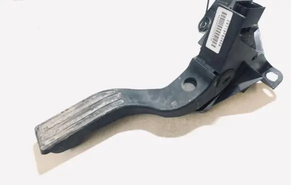 Ford Mondeo Mk III Accelerator throttle pedal 2s719f836da