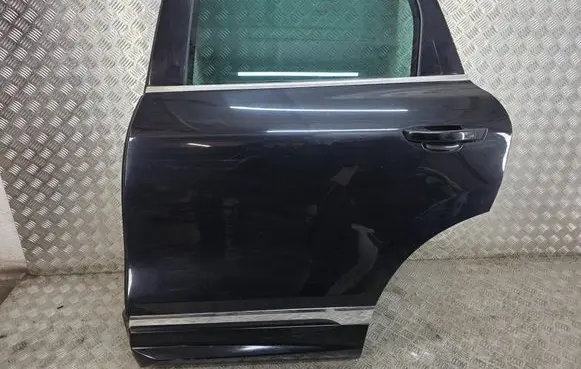 Volkswagen Touareg II Rear door 