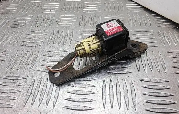 Toyota RAV 4 (XA20) Airbag deployment crash/impact sensor 8917442030 1876004210