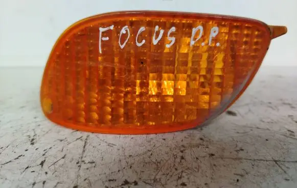 Ford Focus Front indicator light XS4113369