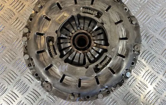 BMW 3 E90 E91 Clutch set kit 7565745 7553770 7512083