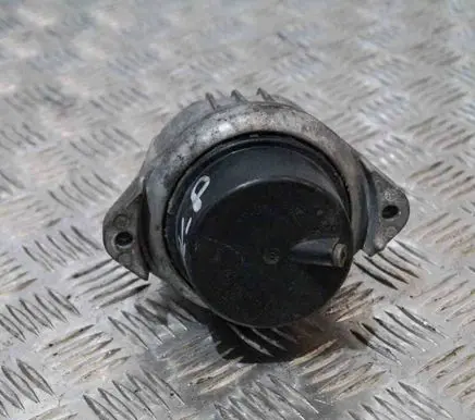 BMW 3 E90 E91 Engine mount bracket 6773742