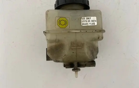 Nissan Murano Z50 Brake fluid reservoir 46090CC010