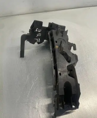 Headlight/headlamp mounting bracket