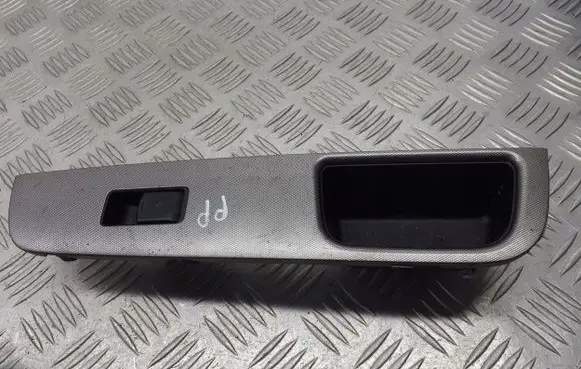 Nissan Tiida C11 Electric window control switch 80960EL11A