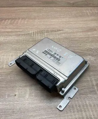 Audi A8 S8 D3 4E Engine control unit/module ECU 4D0907560F 0261206370