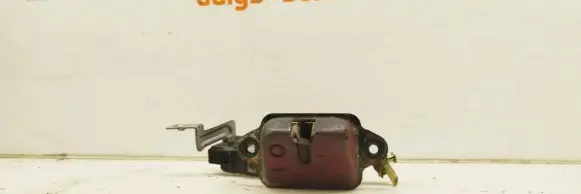 Subaru Impreza I Tailgate/trunk/boot lock/catch/latch