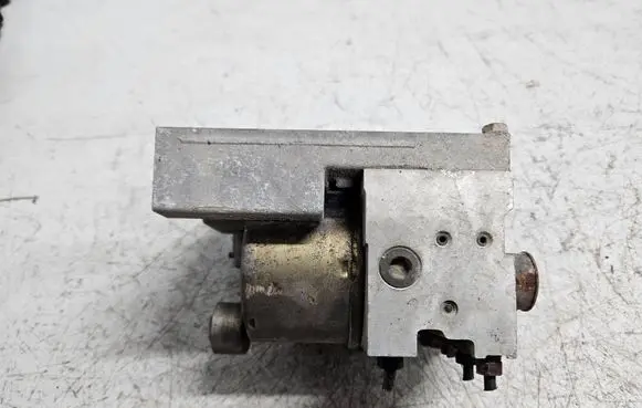 Mazda 626 ABS Pump GE7D676E0 7H27B 2053150