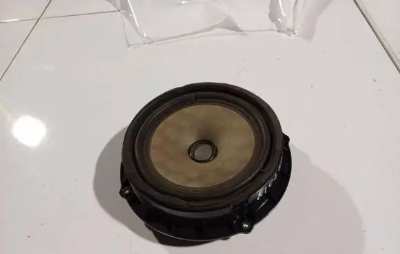 KIA Ceed Front door speaker
