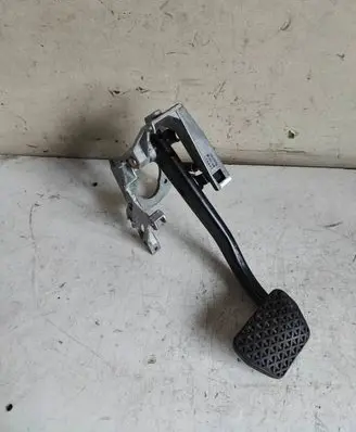 BMW 1 E81 E87 Brake pedal 678711