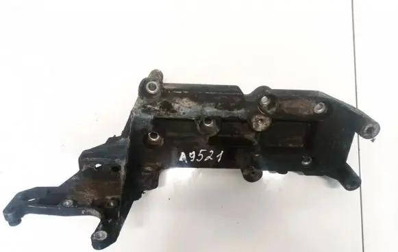 Volvo XC90 Engine mounting bracket