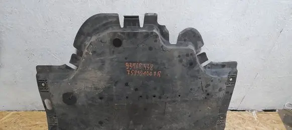 Renault Trafic III (X82) Engine splash shield/under tray 758901007R