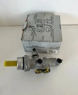 Peugeot 1007 Master brake cylinder 4601L9