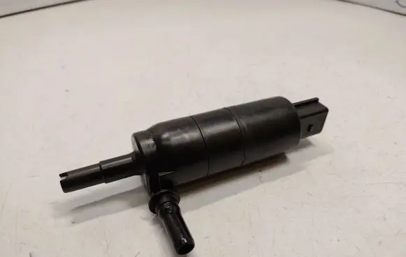 BMW X3 F25 Headlight washer pump 67637217792