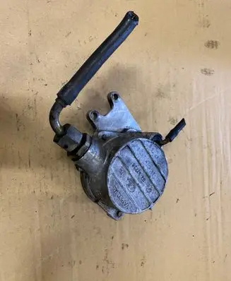 Opel Vectra B Vacuum pump 24406131 0252738