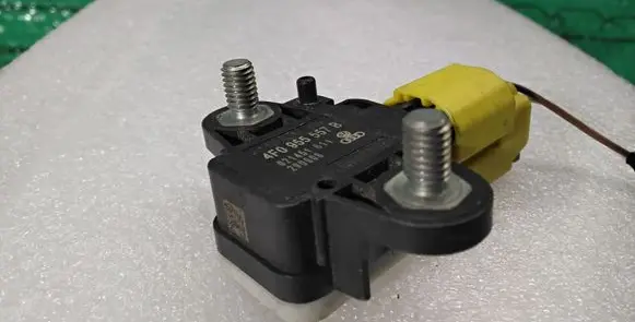Audi A6 S6 C6 4F Airbag deployment crash/impact sensor 4F0955557B