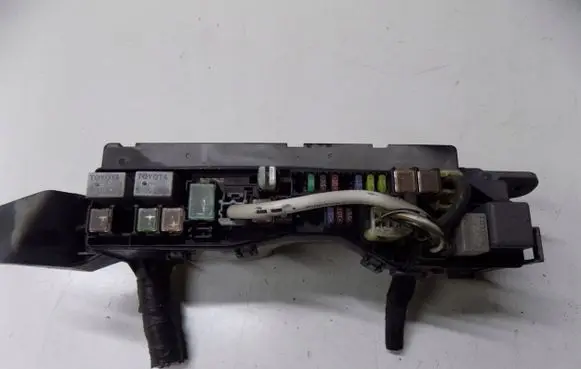 Toyota Corolla Verso AR10 Relay mounting block 893475384975893