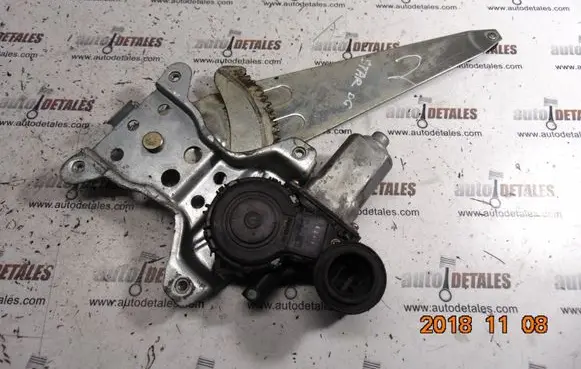 Toyota Corolla Verso E121 Rear door window regulator motor 85720-13040