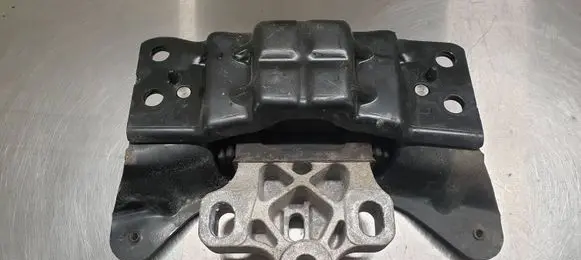 Skoda Octavia Mk3 (5E) Engine mount bracket 5Q0199555T 13032014