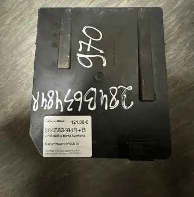 Renault Master III Fuse module 284B63484R