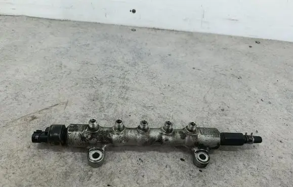 Toyota Auris 150 Fuel main line pipe 