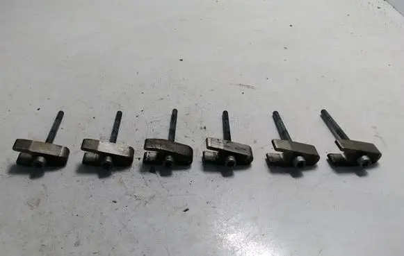 Mercedes-Benz ML W164 Fuel Injector clamp holder