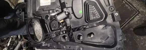 Ford Fusion Front door window regulator with motor