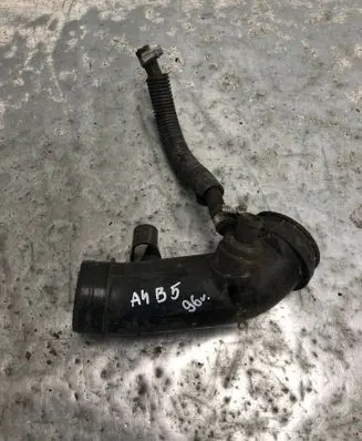 Audi A4 S4 B5 8D Air intake hose/pipe 058133357ABILI 058133357A