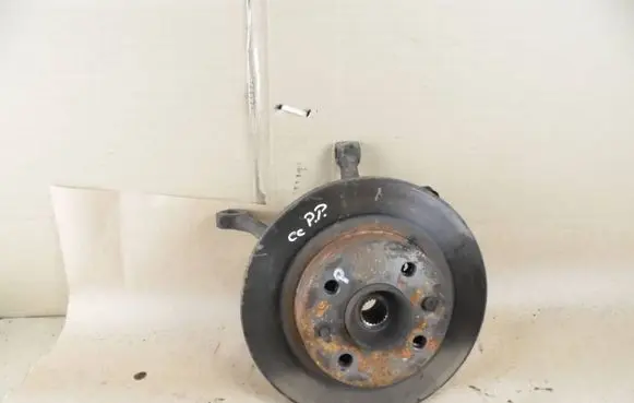 Fiat 500 Cinquecento Front wheel hub spindle knuckle