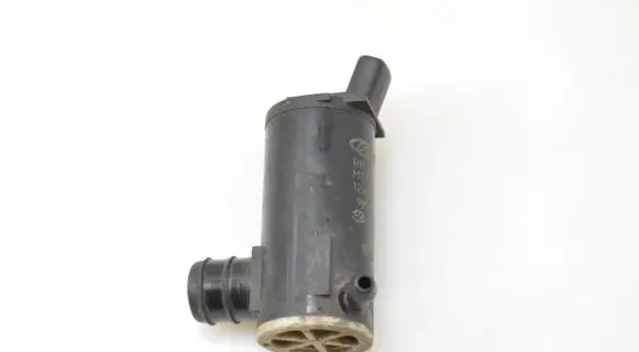 Hyundai ix35 Windscreen/windshield washer pump 985102S100