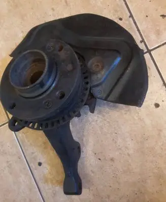 Volkswagen Golf III Front wheel hub spindle knuckle 3576c